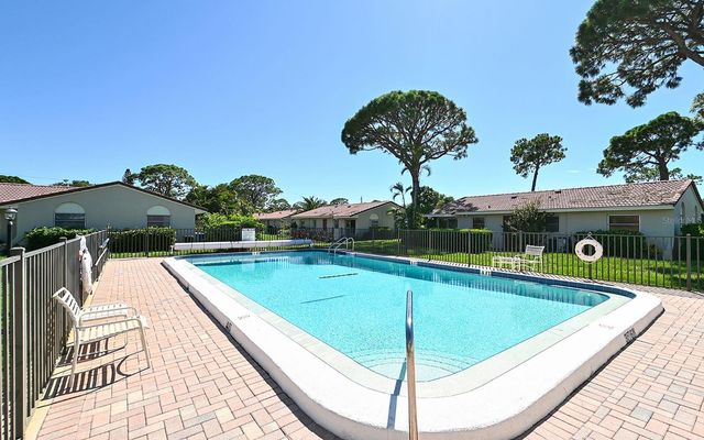 2121 PUEBLO CIRCLE V6, Sarasota, FL 34231