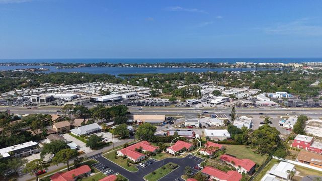 2121 PUEBLO CIRCLE V6, Sarasota, FL 34231