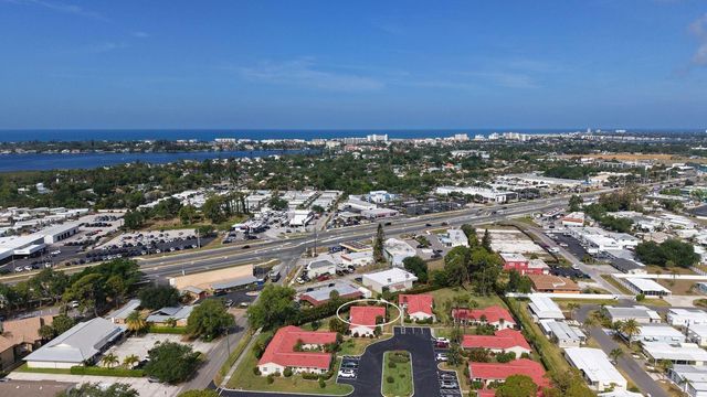 2121 PUEBLO CIRCLE V6, Sarasota, FL 34231