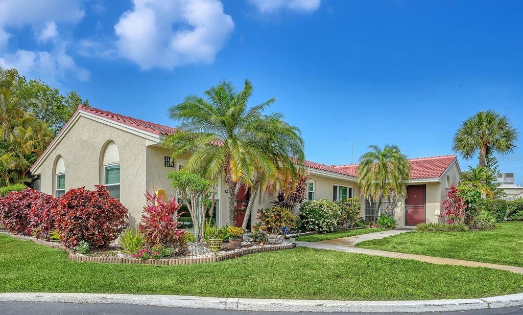 2121 PUEBLO CIRCLE V6, Sarasota, FL 34231