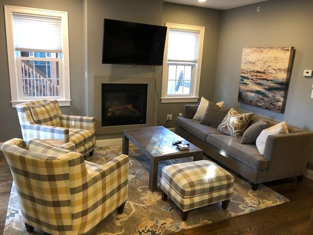149 G St 1, Boston, MA 02127