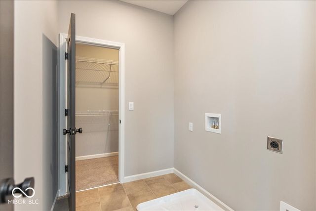 7168 Bayview Run, Mccordsville, IN 46055