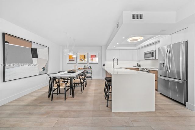 177 Ocean Lane Dr 812, Key Biscayne, FL 33149