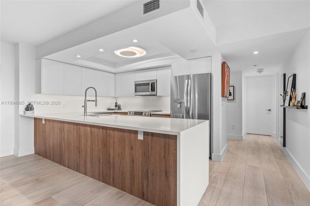 177 Ocean Lane Dr 812, Key Biscayne, FL 33149