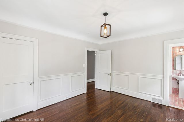 8177 La Salle Boulevard, Detroit, MI 48206