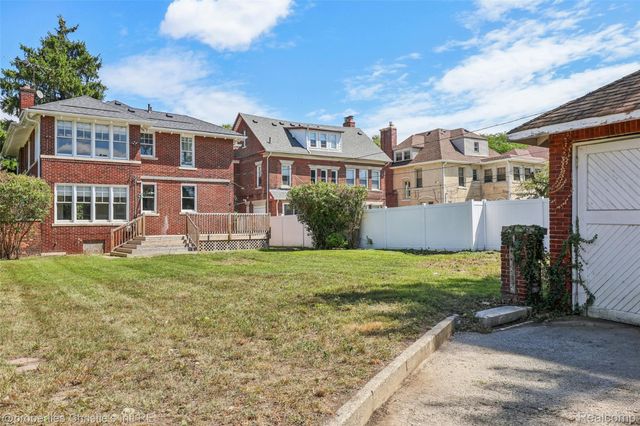 8177 La Salle Boulevard, Detroit, MI 48206