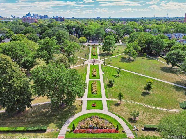 8177 La Salle Boulevard, Detroit, MI 48206