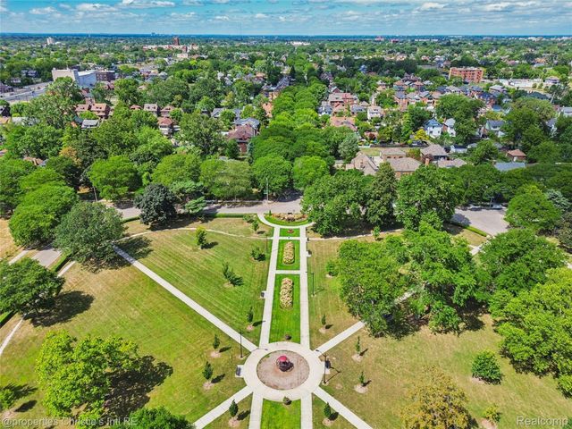 8177 La Salle Boulevard, Detroit, MI 48206