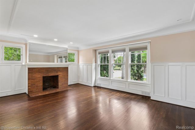 8177 La Salle Boulevard, Detroit, MI 48206