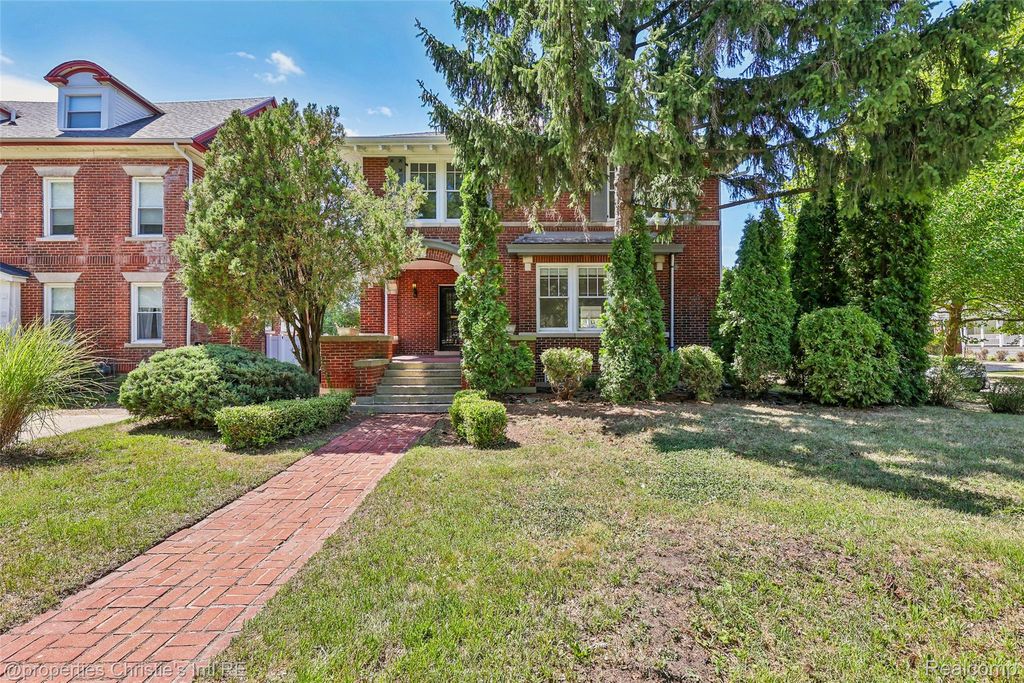 8177 La Salle Boulevard, Detroit, MI 48206