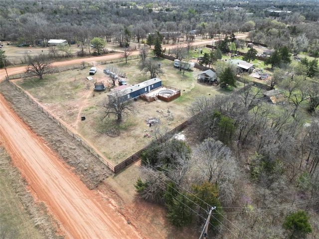 11601 N Woodcrest Drive, Guthrie, OK 73044