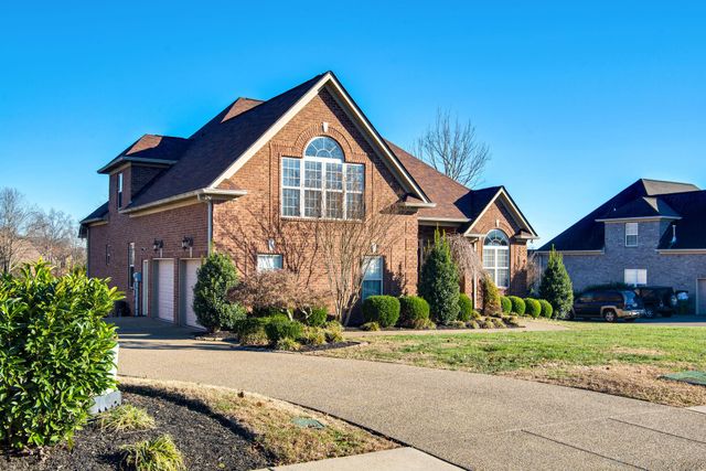 219 Amana Dr, Lebanon, TN 37087