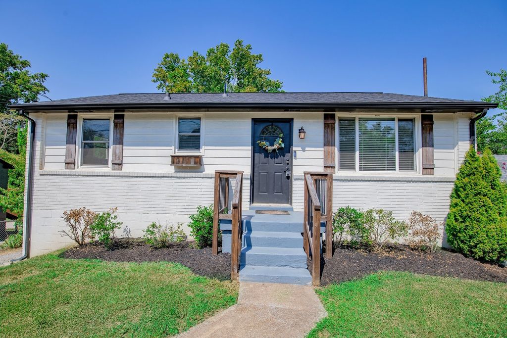 305 Aurora Ave, Madison, TN 37115