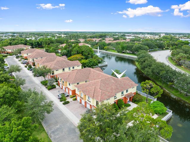 63 SE Palermo Court 203, Stuart, FL 34994