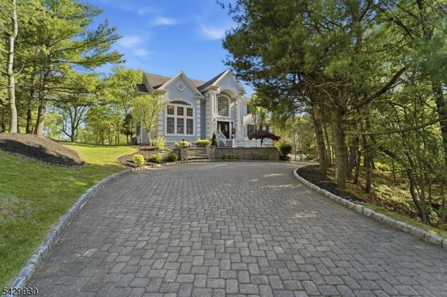 33 Scheurman Ter, Green Brook Twp., NJ 07059