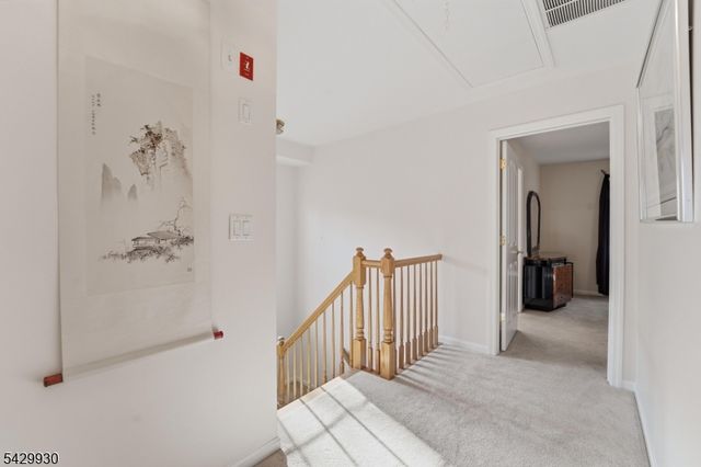 33 Scheurman Ter, Green Brook Twp., NJ 07059