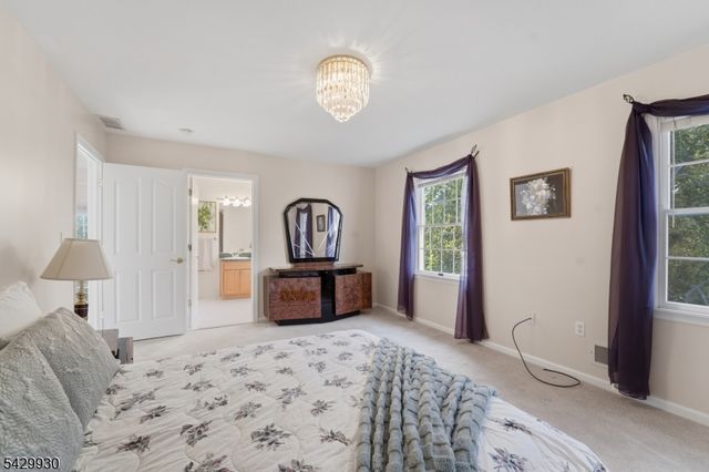 33 Scheurman Ter, Green Brook Twp., NJ 07059