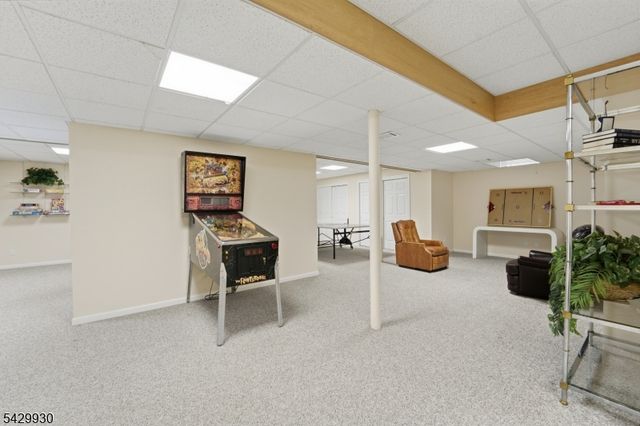 33 Scheurman Ter, Green Brook Twp., NJ 07059