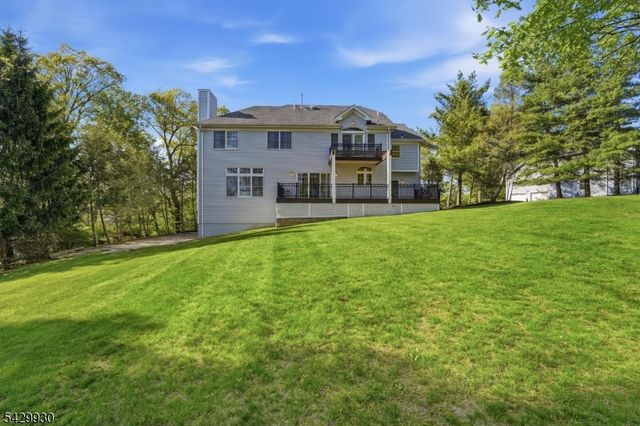 33 Scheurman Ter, Green Brook Twp., NJ 07059