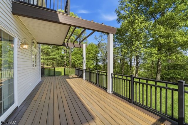 33 Scheurman Ter, Green Brook Twp., NJ 07059