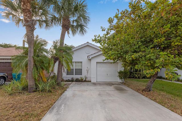 7067 Chesapeake Circle, Boynton Beach, FL 33436