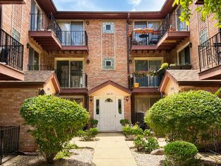 5819 W HIGGINS Avenue 2D, Chicago, IL 60630