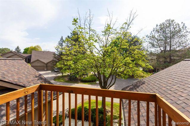 29583 Sierra Pointe Circle, Farmington Hills, MI 48331