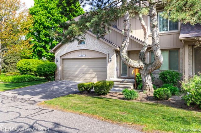 29583 Sierra Pointe Circle, Farmington Hills, MI 48331
