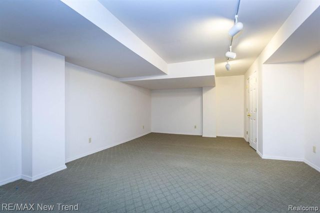 29583 Sierra Pointe Circle, Farmington Hills, MI 48331