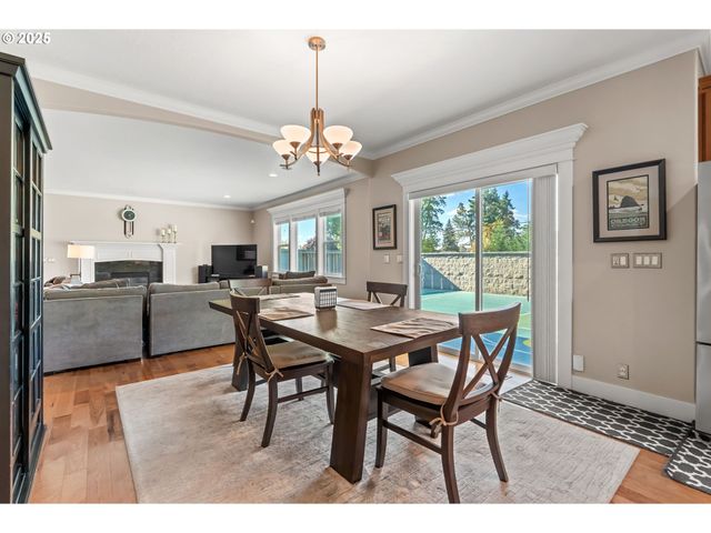 2698 Crowther Dr, Eugene, OR 97404