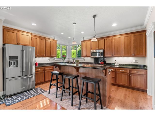 2698 Crowther Dr, Eugene, OR 97404