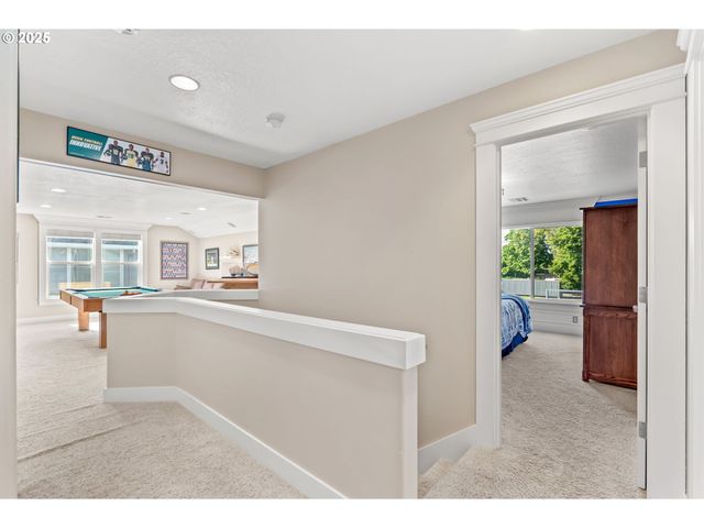 2698 Crowther Dr, Eugene, OR 97404