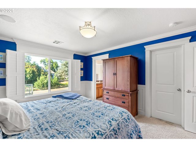 2698 Crowther Dr, Eugene, OR 97404