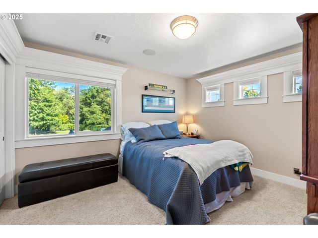 2698 Crowther Dr, Eugene, OR 97404