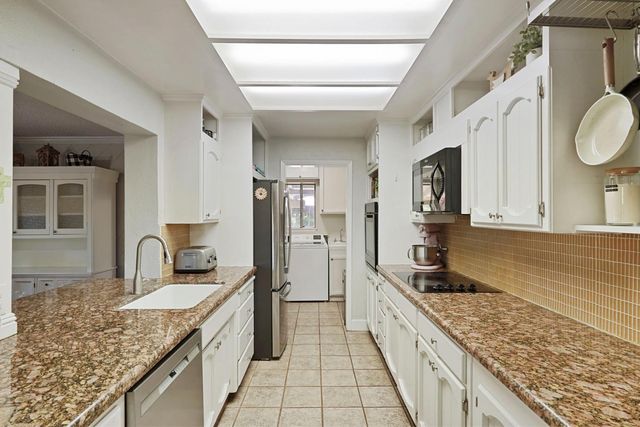 2356 E Druet Ln, Lodi, CA 95242