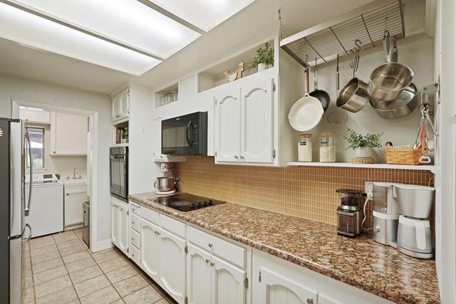 2356 E Druet Ln, Lodi, CA 95242
