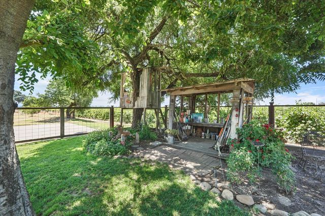2356 E Druet Ln, Lodi, CA 95242
