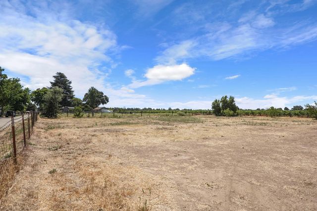 2356 E Druet Ln, Lodi, CA 95242