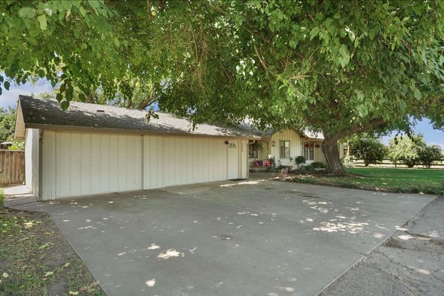 2356 E Druet Ln, Lodi, CA 95242