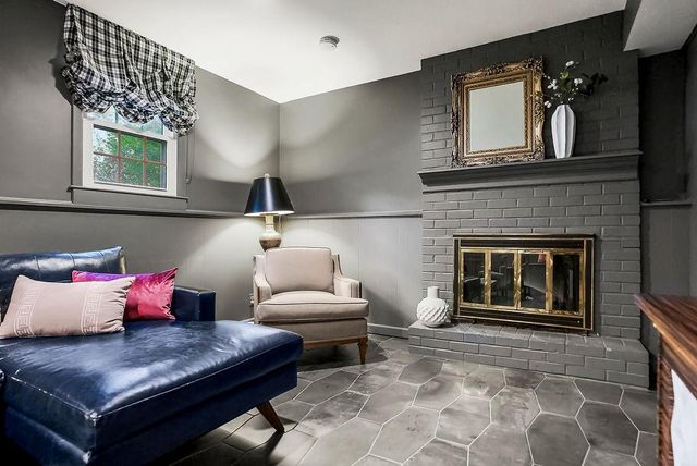 9622 England Drive, Overland Park, KS 66212