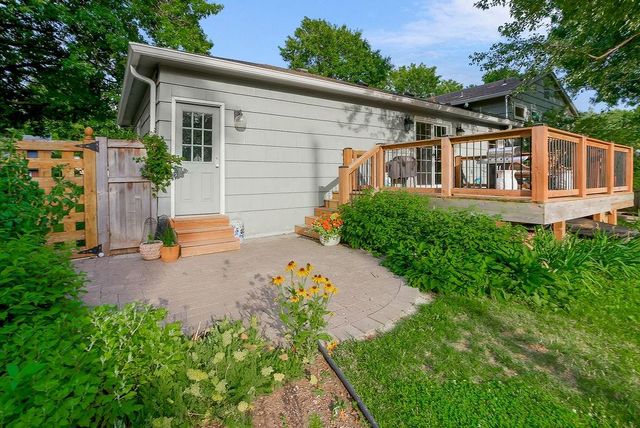 9622 England Drive, Overland Park, KS 66212