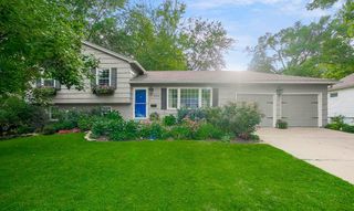 9622 England Drive, Overland Park, KS 66212