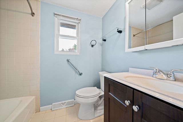 12 Green St, Stoughton, MA 02072