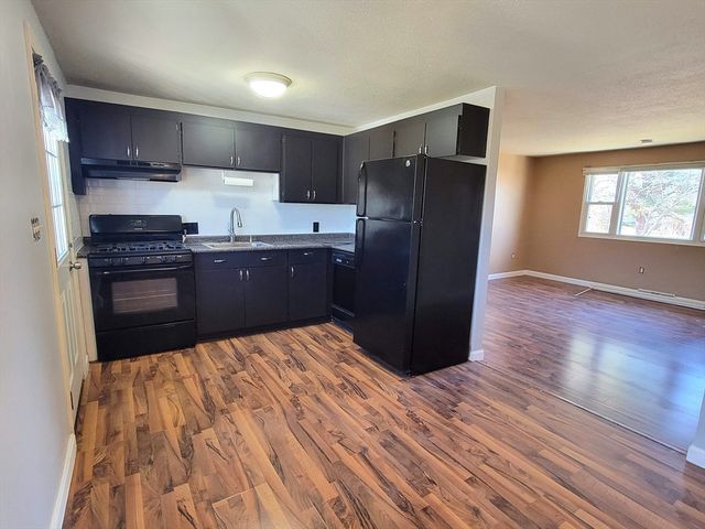 12 Green St, Stoughton, MA 02072