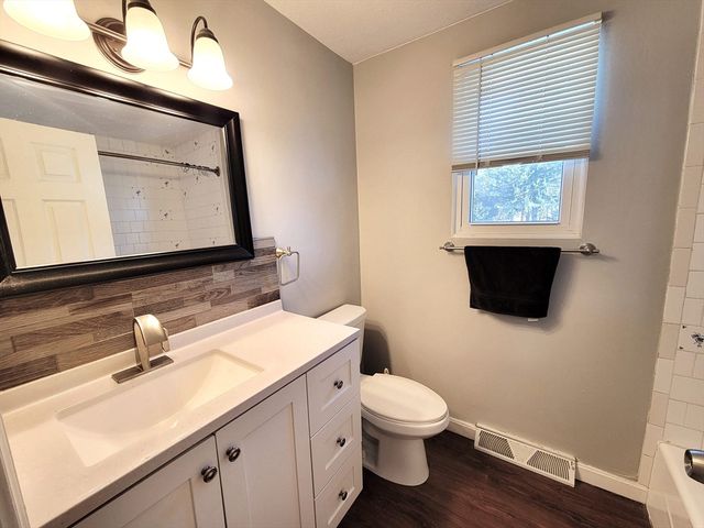 12 Green St, Stoughton, MA 02072