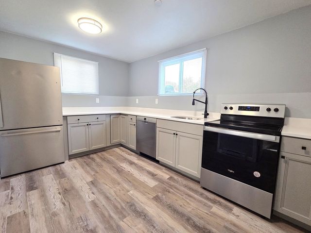 12 Green St, Stoughton, MA 02072