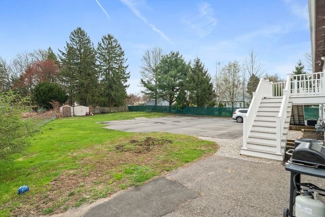 12 Green St, Stoughton, MA 02072