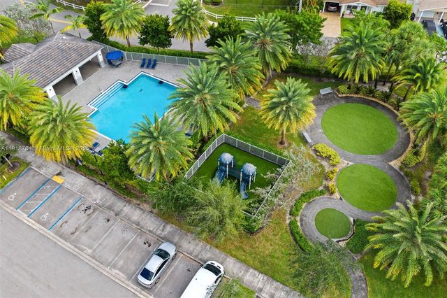 4501 NW 48th Ter, Tamarac, FL 33319