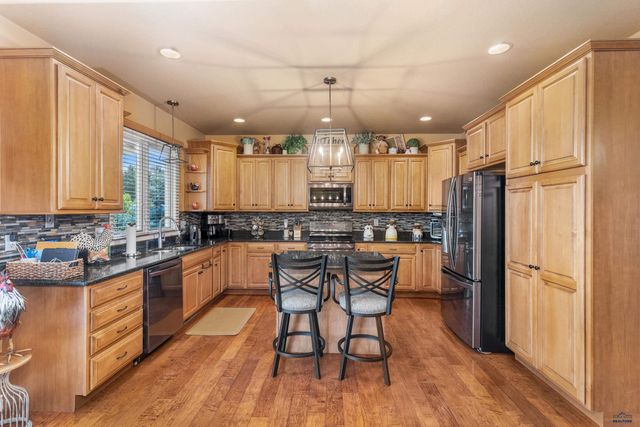 605 ENCHANTED PINES DR, Rapid City, SD 57701