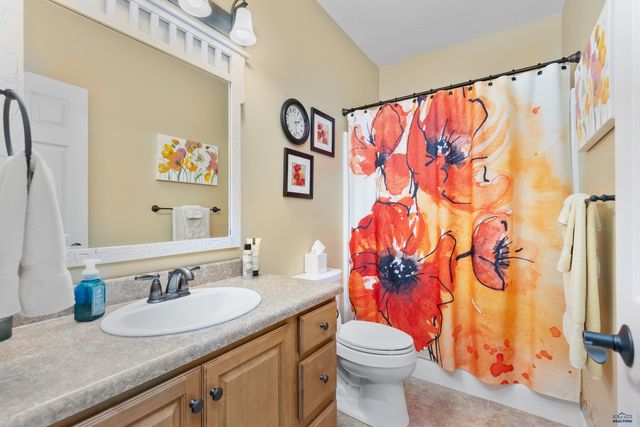 605 ENCHANTED PINES DR, Rapid City, SD 57701